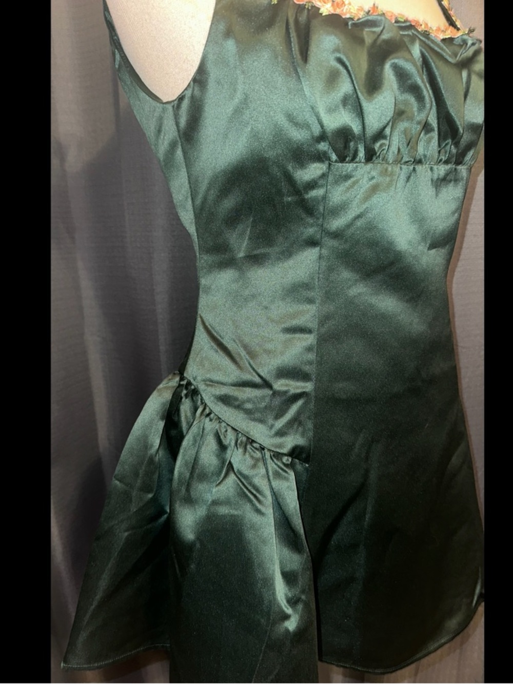 Sugar Thrillz Dolls Kill ‘MAYFAIR RESIDENCE’ Green Satin Flare Dress L NWT - Picture 7 of 16